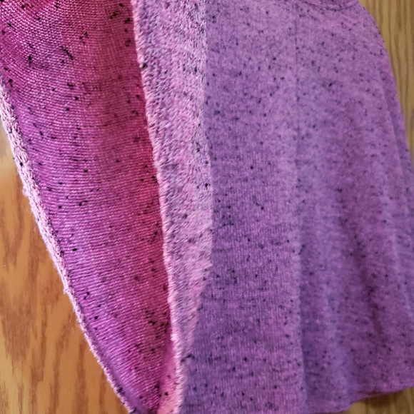 Very cute, purple/pink sweater with "wing" sleeves and open bottom. - Picture 4 of 6